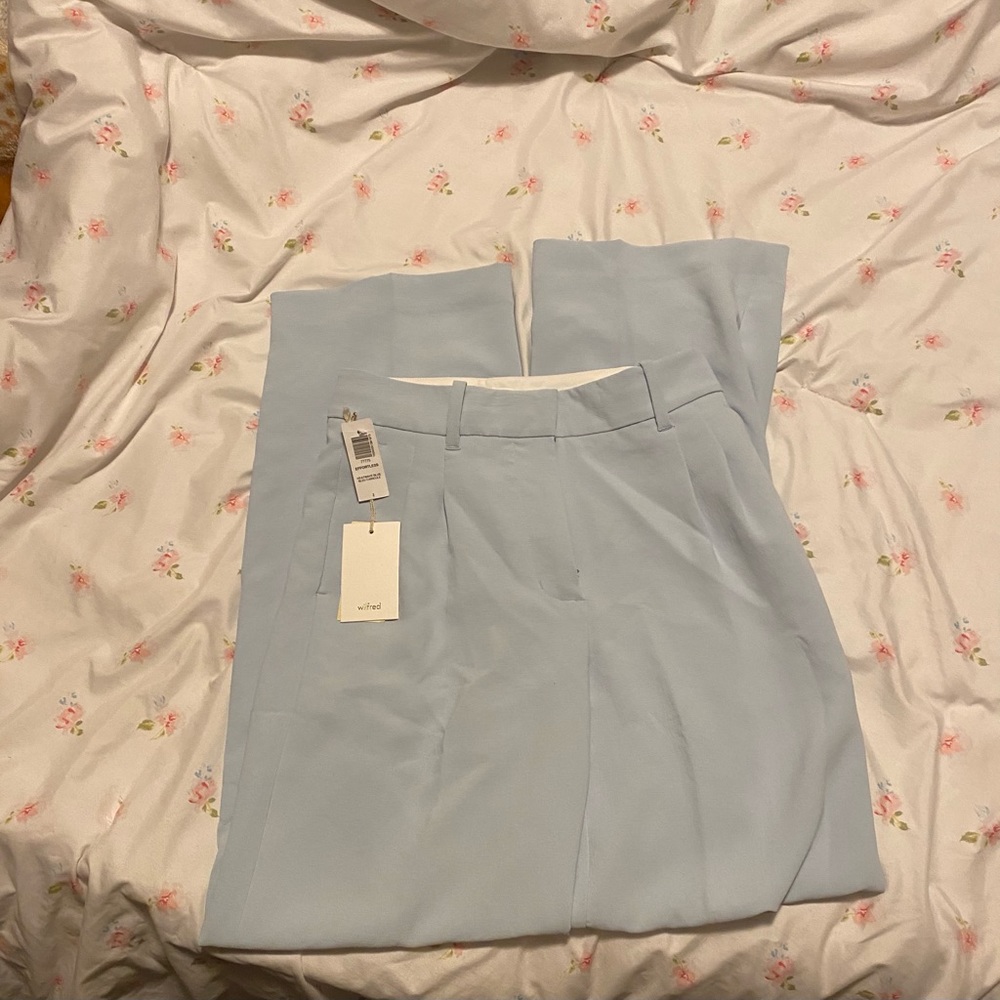 SOLD Aritzia Wilfred Effortless Pants